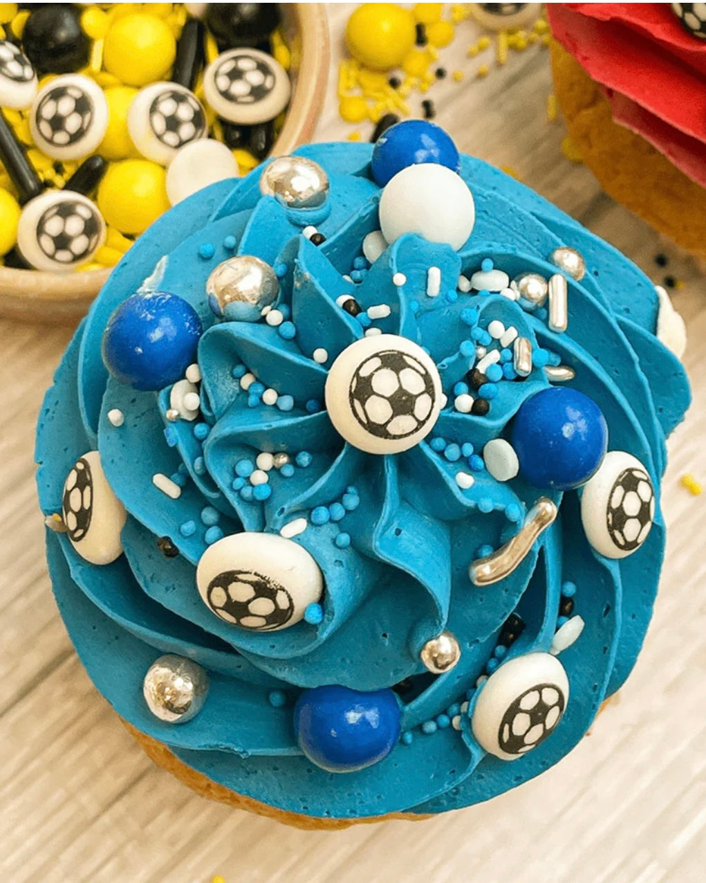 Happy Sprinkles Football‘s comin Home blau